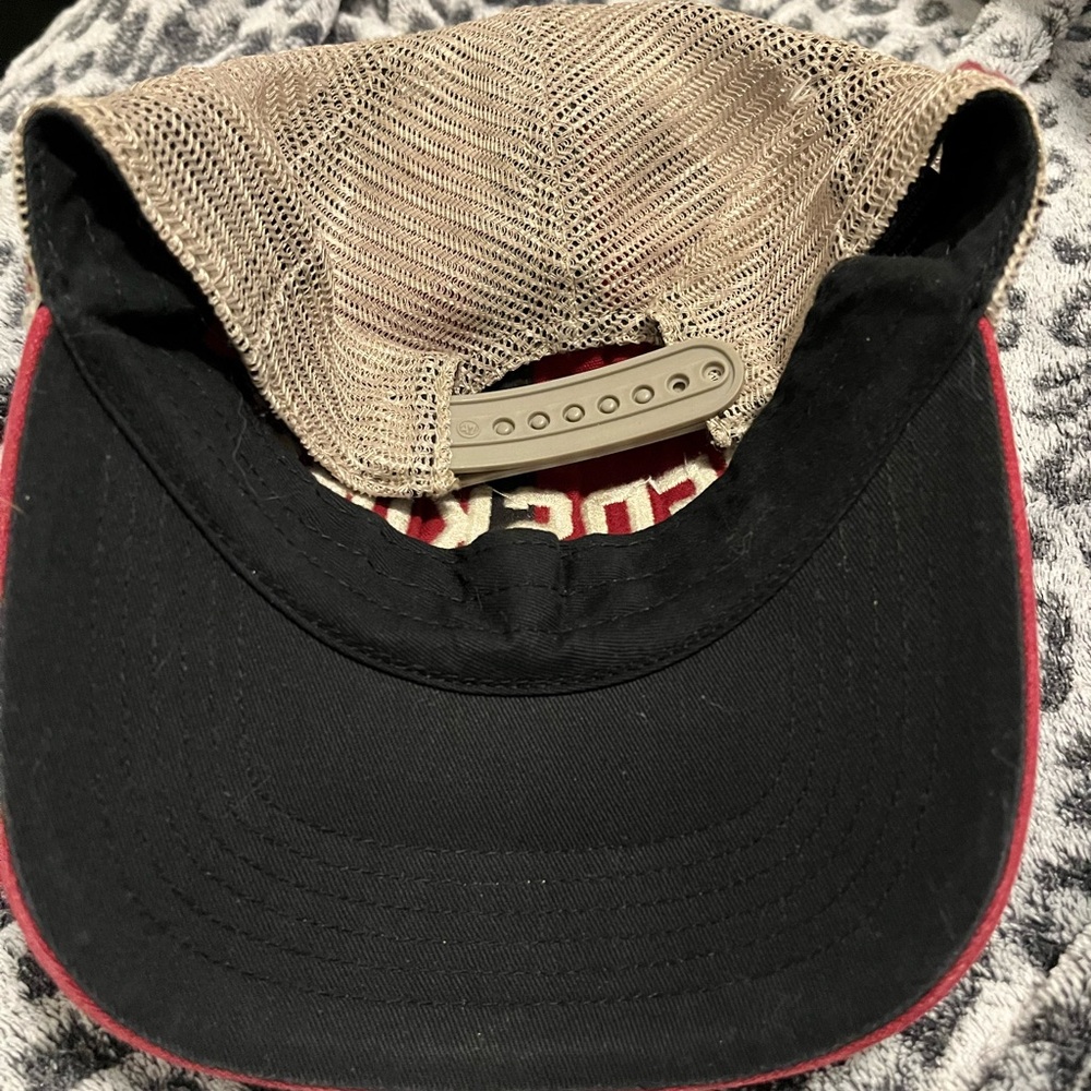 47 𝓑𝓻𝓪𝓷𝓭 𝓑𝓵𝓪𝓬𝓴 𝓪𝓷𝓭 𝓒𝓻𝓮𝓪𝓶 𝓒𝓪𝓹 - Picture 2 of 3